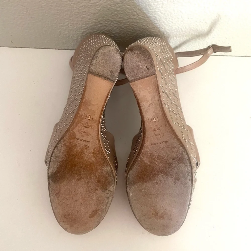 DELMAN taupe open toe studded leather platform wedge sandal size 10